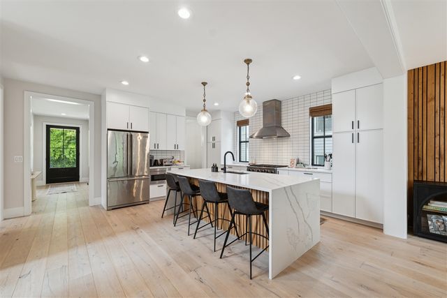 1053 Canterbury Street, Birmingham, MI 48009