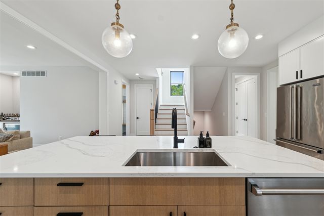 1053 Canterbury Street, Birmingham, MI 48009