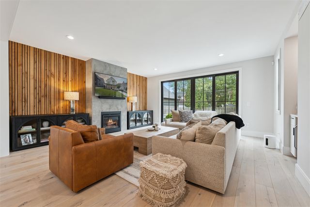 1053 Canterbury Street, Birmingham, MI 48009