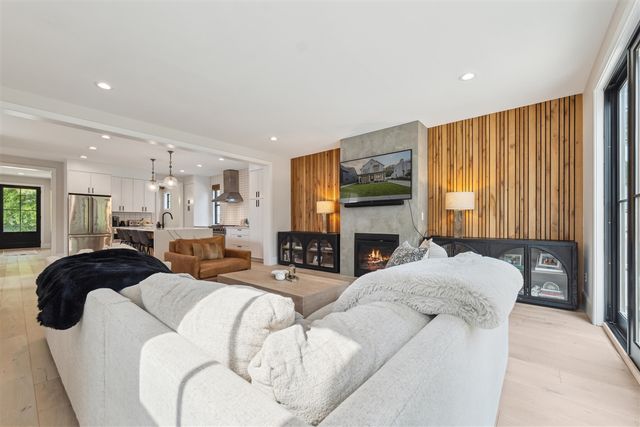 1053 Canterbury Street, Birmingham, MI 48009