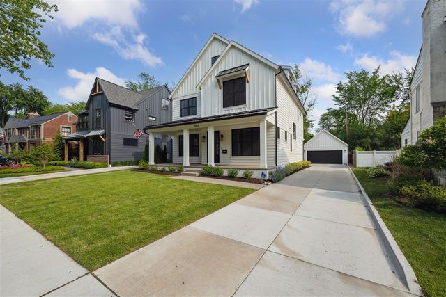 1053 Canterbury Street, Birmingham, MI 48009