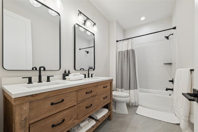 1053 Canterbury Street, Birmingham, MI 48009