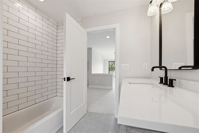 1053 Canterbury Street, Birmingham, MI 48009