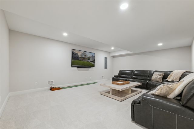 1053 Canterbury Street, Birmingham, MI 48009