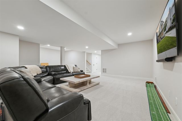 1053 Canterbury Street, Birmingham, MI 48009