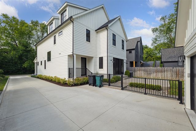 1053 Canterbury Street, Birmingham, MI 48009