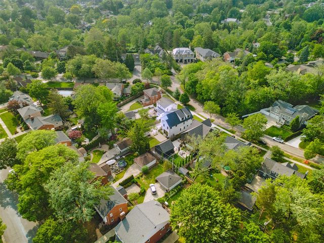 1053 Canterbury Street, Birmingham, MI 48009