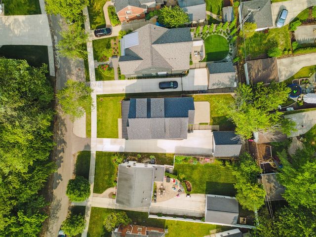 1053 Canterbury Street, Birmingham, MI 48009