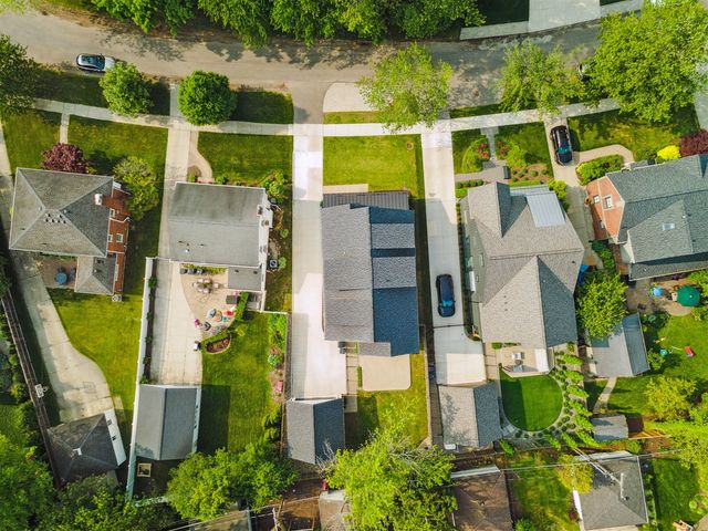 1053 Canterbury Street, Birmingham, MI 48009