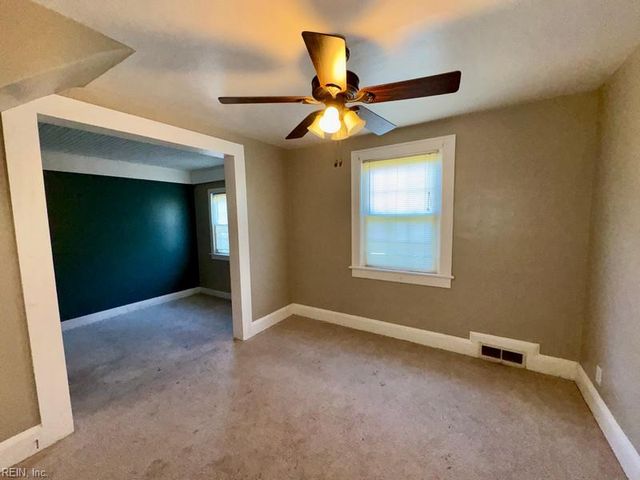 121 Sandpiper DR, Portsmouth, VA 23704