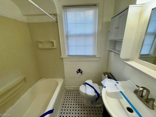 121 Sandpiper DR, Portsmouth, VA 23704