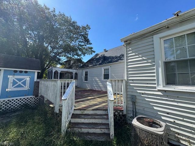 121 Sandpiper DR, Portsmouth, VA 23704