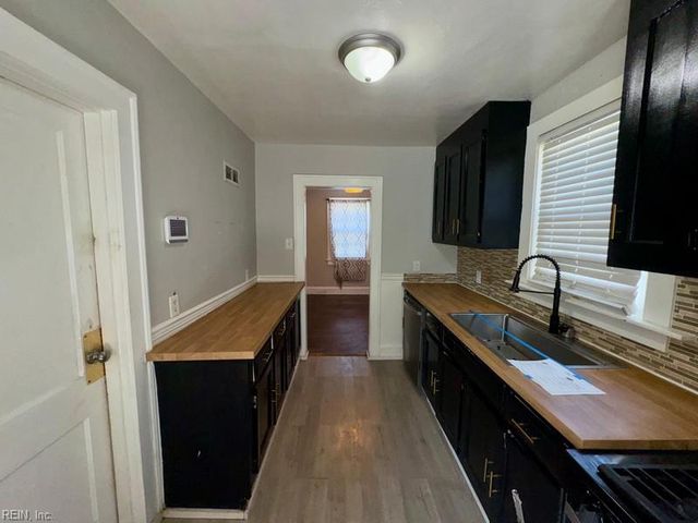 121 Sandpiper DR, Portsmouth, VA 23704