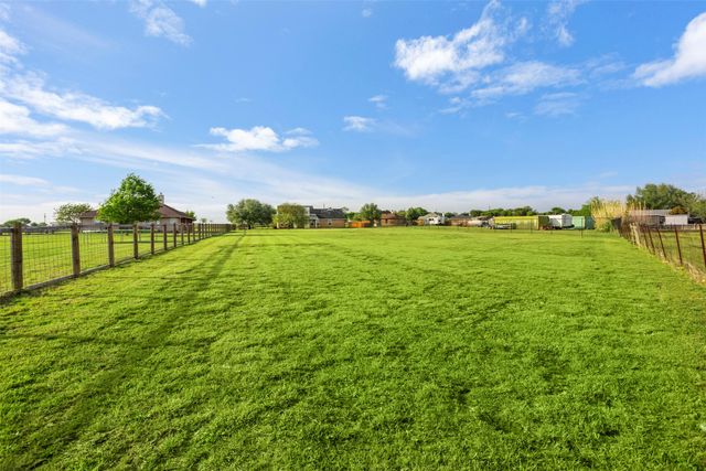 2825 FM 876, Waxahachie, TX 75167