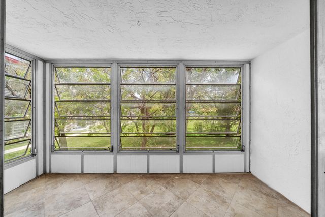 3099 NW 48th Avenue 260, Lauderdale Lakes, FL 33313
