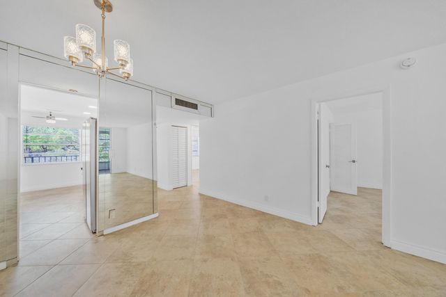 3099 NW 48th Avenue 260, Lauderdale Lakes, FL 33313