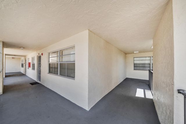 3099 NW 48th Avenue 260, Lauderdale Lakes, FL 33313