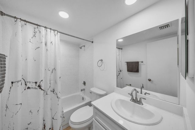 3099 NW 48th Avenue 260, Lauderdale Lakes, FL 33313