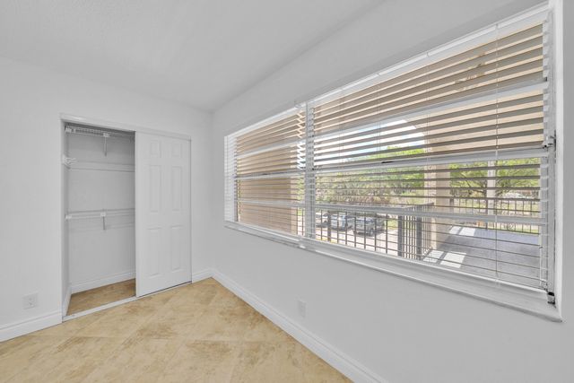 3099 NW 48th Avenue 260, Lauderdale Lakes, FL 33313