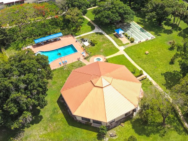 3099 NW 48th Avenue 260, Lauderdale Lakes, FL 33313