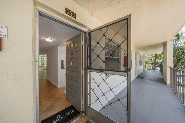3099 NW 48th Avenue 260, Lauderdale Lakes, FL 33313