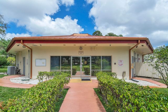 3099 NW 48th Avenue 260, Lauderdale Lakes, FL 33313