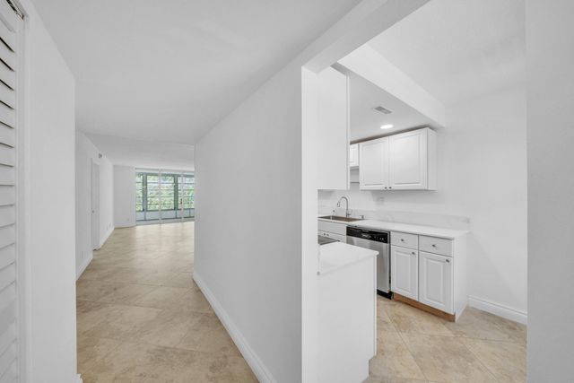 3099 NW 48th Avenue 260, Lauderdale Lakes, FL 33313