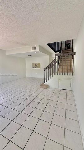 10026 Hammocks Blvd 206-6, Miami, FL 33196