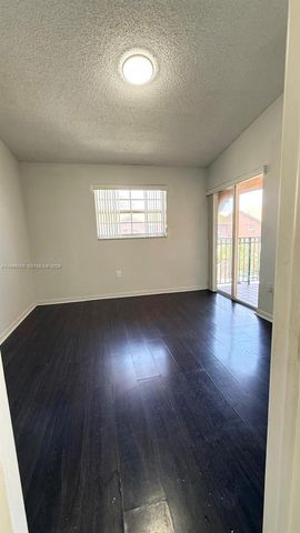 10026 Hammocks Blvd 206-6, Miami, FL 33196