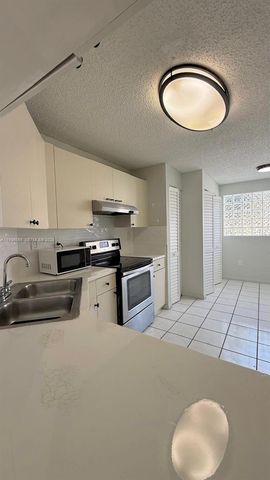 10026 Hammocks Blvd 206-6, Miami, FL 33196