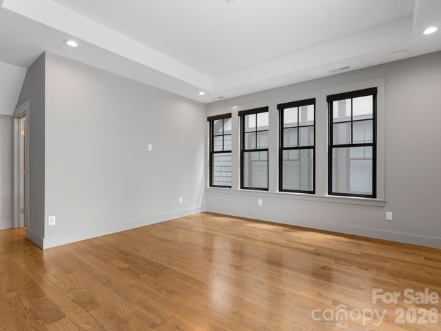 229 Broadway Street, Asheville, NC 28801