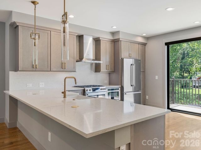 229 Broadway Street, Asheville, NC 28801