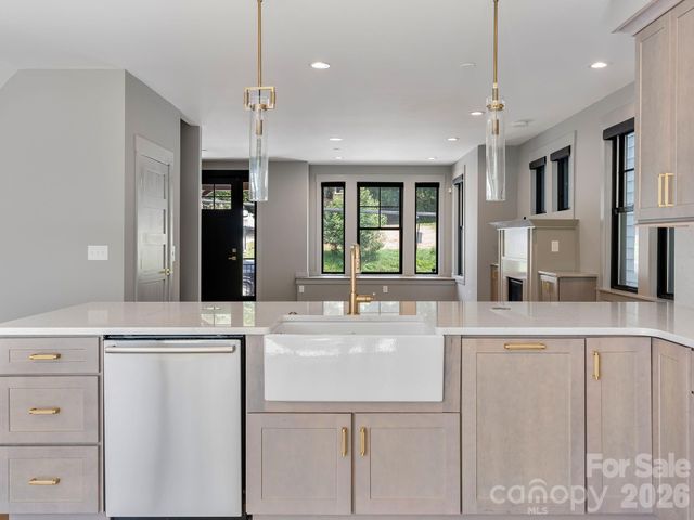 229 Broadway Street, Asheville, NC 28801