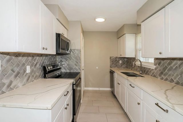 16739 Forest Bend Avenue, Friendswood, TX 77546