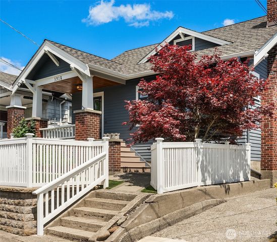 3918 Wallingford Avenue N, Seattle, WA 98103
