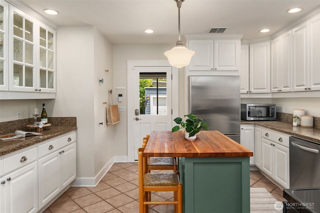 3918 Wallingford Avenue N, Seattle, WA 98103