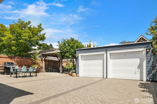 3918 Wallingford Avenue N, Seattle, WA 98103