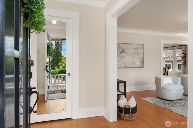 3918 Wallingford Avenue N, Seattle, WA 98103