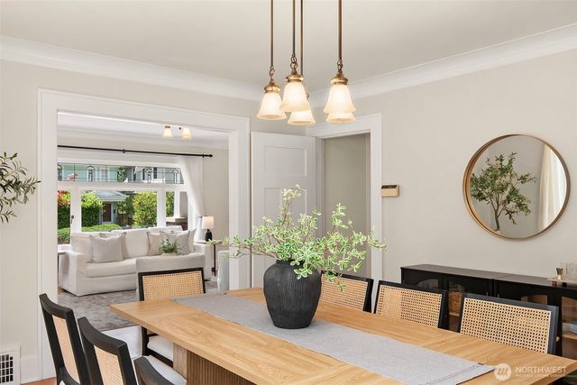 3918 Wallingford Avenue N, Seattle, WA 98103