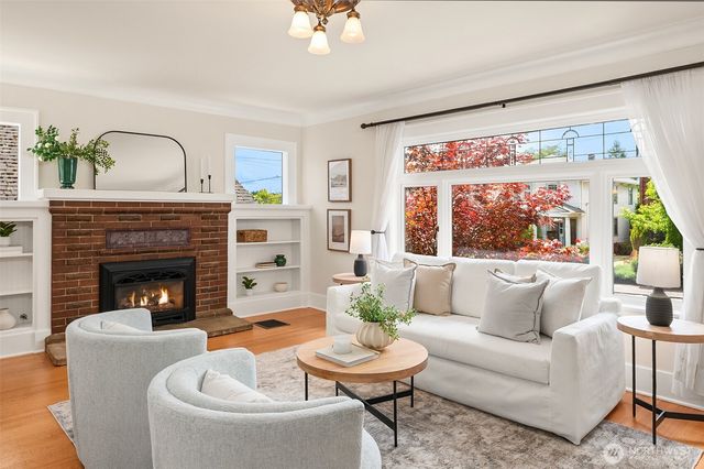 3918 Wallingford Avenue N, Seattle, WA 98103