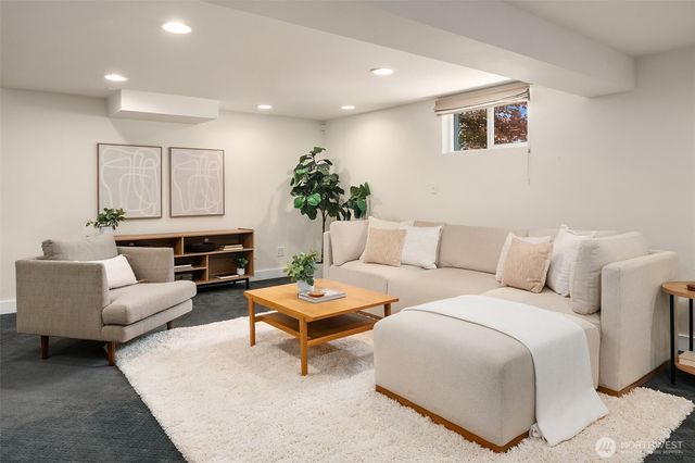 3918 Wallingford Avenue N, Seattle, WA 98103