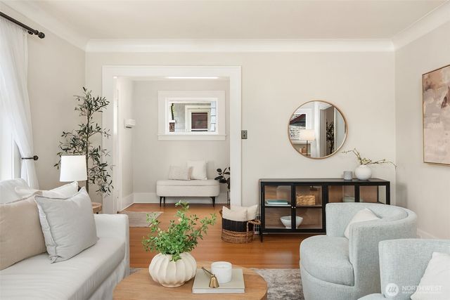 3918 Wallingford Avenue N, Seattle, WA 98103