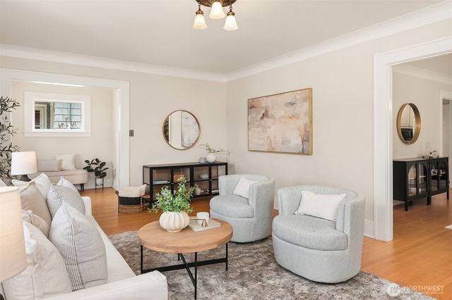 3918 Wallingford Avenue N, Seattle, WA 98103
