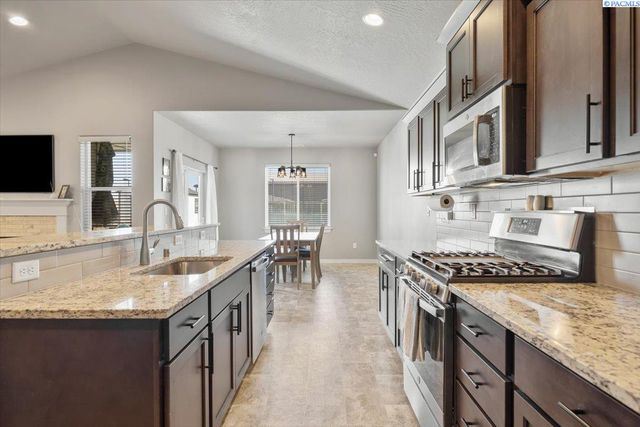 6005 Curlew Lane, Pasco, WA 99301