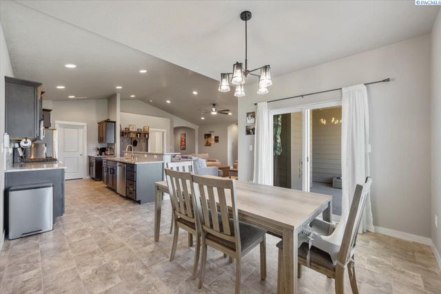 6005 Curlew Lane, Pasco, WA 99301