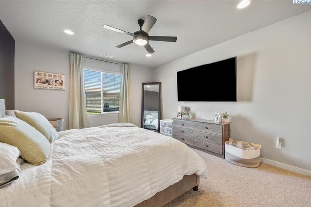 6005 Curlew Lane, Pasco, WA 99301