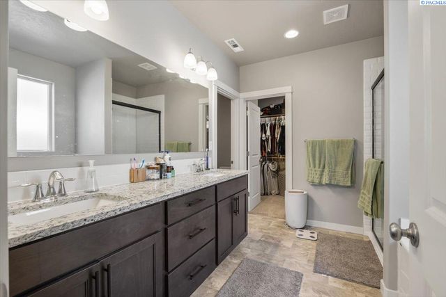 6005 Curlew Lane, Pasco, WA 99301