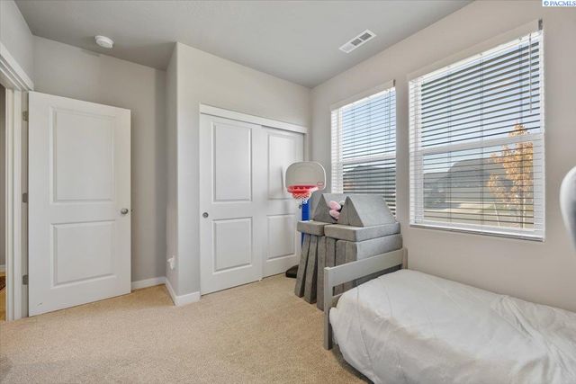 6005 Curlew Lane, Pasco, WA 99301