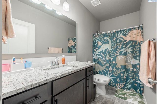 6005 Curlew Lane, Pasco, WA 99301