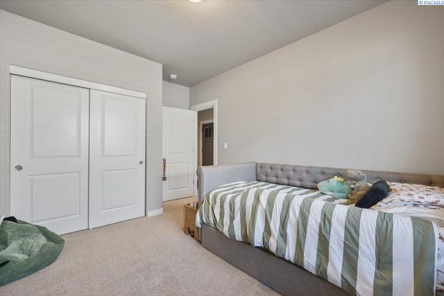 6005 Curlew Lane, Pasco, WA 99301